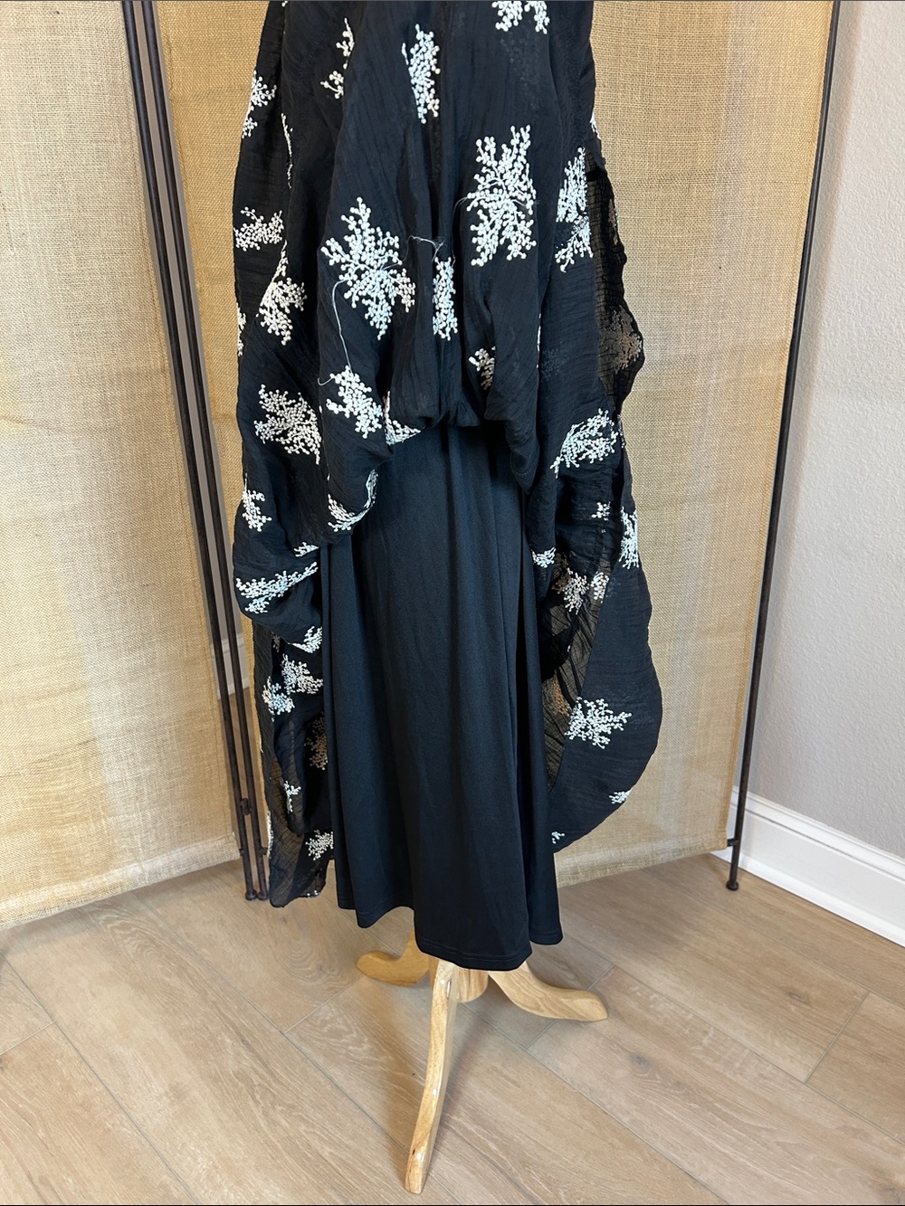 NWT Polagram Black Maxi Dress with White Floral Embroidery Puff Sleeves size S - Picture 7 of 16